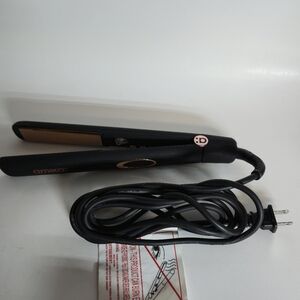 Amika Flat Iron Model HMS0028